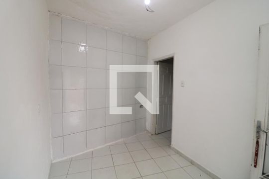 Casa para alugar com 1 quarto, 50m² em Parque Santa Madalena, São Paulo