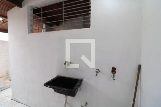 Área de Serviço de casa para alugar com 1 quarto, 50m² em Parque Santa Madalena, São Paulo
