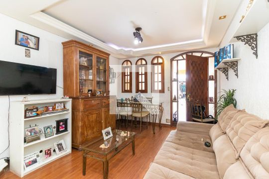 Sala de casa à venda com 2 quartos, 102m² em Vila Carmosina, São Paulo