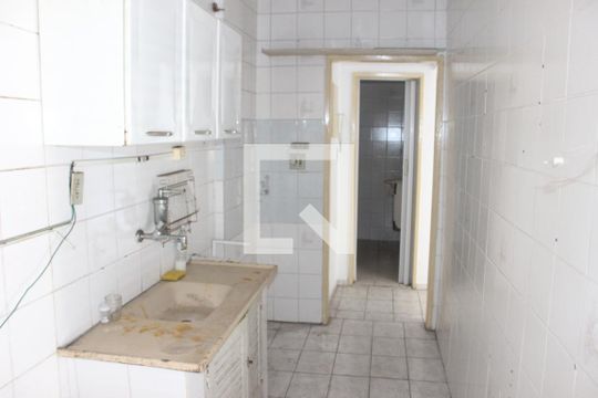 Cozinha de apartamento para alugar com 1 quarto, 45m² em Centro, São Vicente