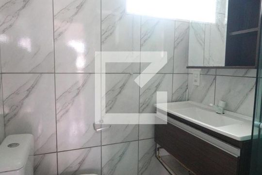 Banheiro de apartamento para alugar com 2 quartos, 60m² em Rocha, São Gonçalo