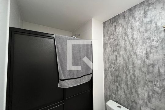 Banheiro de apartamento à venda com 2 quartos, 48m² em Jardim Independência (são Paulo), São Paulo
