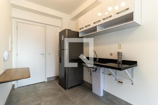 Cozinha de kitnet/studio para alugar com 1 quarto, 24m² em Consolação, São Paulo