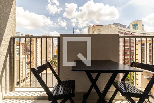Varanda de kitnet/studio para alugar com 1 quarto, 24m² em Consolação, São Paulo