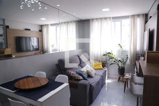 Sala de apartamento para alugar com 2 quartos, 47m² em Jardim Iris, São Paulo