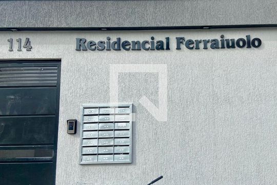 Fachada de apartamento à venda com 2 quartos, 42m² em Vila Invernada, São Paulo
