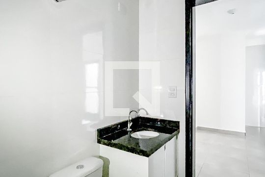 Banheiro de apartamento à venda com 1 quarto, 30m² em Vila Invernada, São Paulo