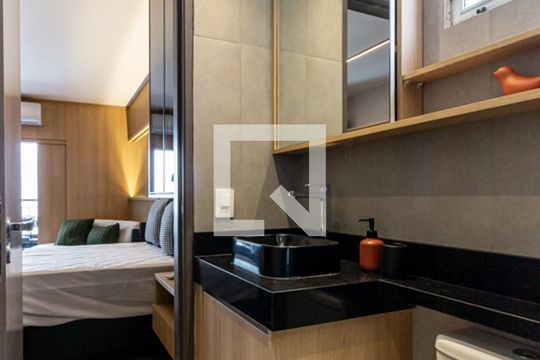Banheiro de kitnet/studio para alugar com 1 quarto, 32m² em Vila Buarque, São Paulo