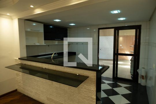 Cozinha de casa à venda com 2 quartos, 150m² em Jardim Roberto, Osasco