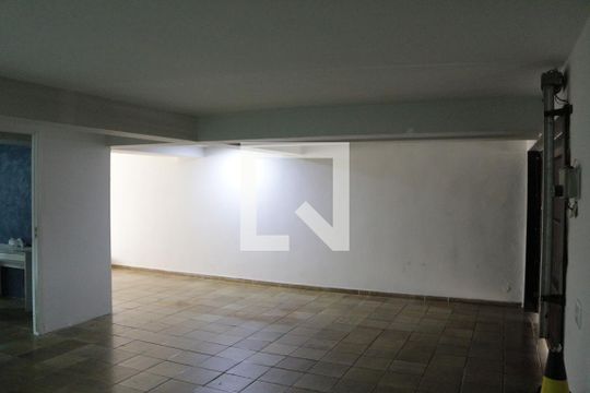 Garagem de casa à venda com 6 quartos, 400m² em Tatuapé, São Paulo