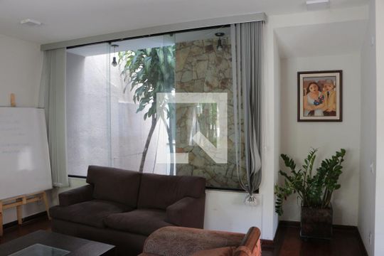 Sala de casa à venda com 6 quartos, 400m² em Tatuapé, São Paulo
