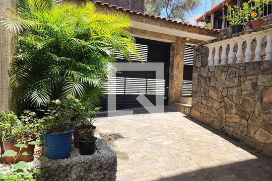 Casa à venda com 3 quartos, 154m² em Indianópolis, São Paulo