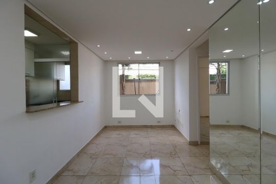 Sala de apartamento para alugar com 2 quartos, 44m² em Vila Homero Thon, Santo André