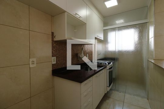 Cozinha de apartamento para alugar com 2 quartos, 44m² em Vila Homero Thon, Santo André