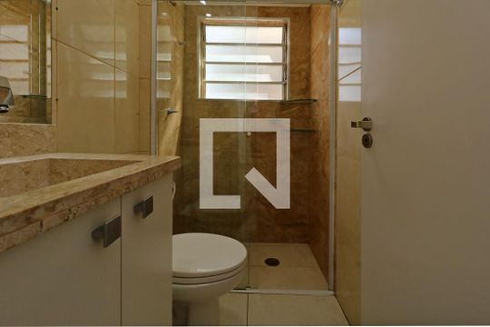 Banheiro de apartamento para alugar com 2 quartos, 44m² em Vila Homero Thon, Santo André
