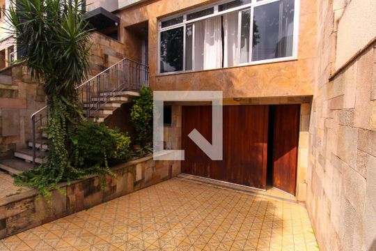 Garagem de casa para alugar com 4 quartos, 233m² em Jardim Anália Franco, São Paulo