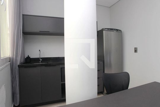 Studio - Cozinha de kitnet/studio para alugar com 1 quarto, 30m² em Centro Histórico, Porto Alegre