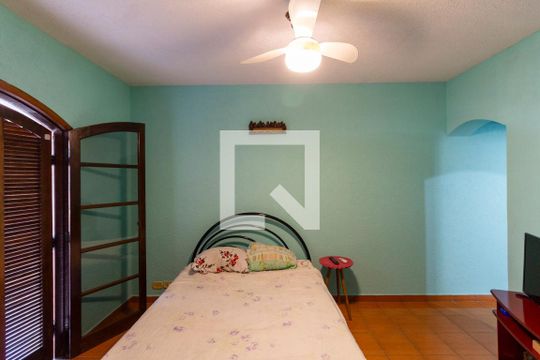 Suíte de casa à venda com 4 quartos, 500m² em Vila Ré, São Paulo