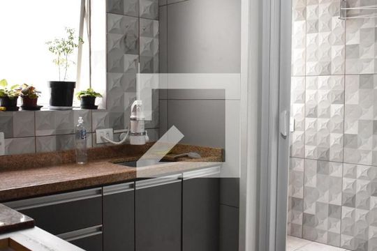Cozinha de apartamento para alugar com 3 quartos, 66m² em Água Verde, Curitiba