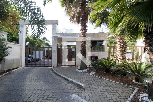 Fachada de apartamento para alugar com 2 quartos, 52m² em Aparecidinha, Sorocaba