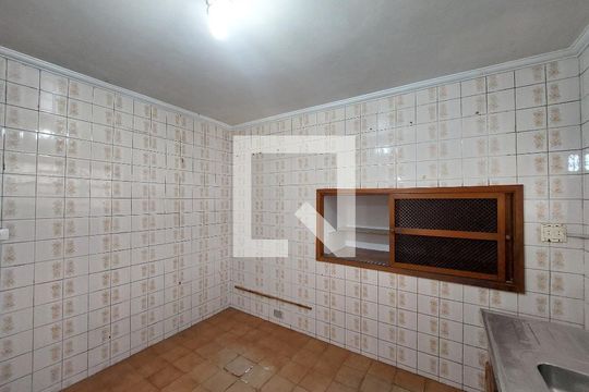 Cozinha de casa para alugar com 2 quartos, 242m² em Jardim Prudência, São Paulo