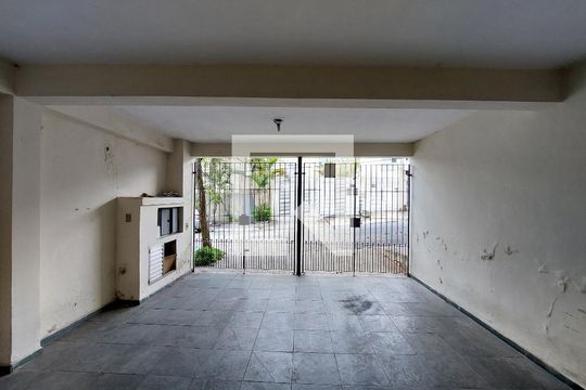 Garagem de casa para alugar com 2 quartos, 242m² em Jardim Prudência, São Paulo