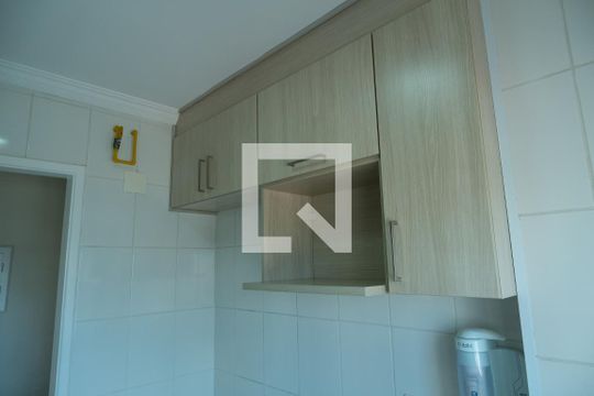 Cozinha de apartamento à venda com 2 quartos, 46m² em Vila Osasco, Osasco