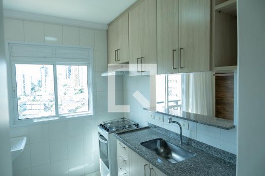Cozinha de apartamento à venda com 2 quartos, 46m² em Vila Osasco, Osasco
