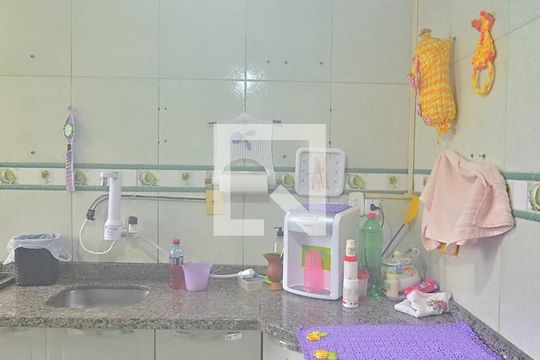 Cozinha de apartamento à venda com 2 quartos, 45m² em Guajuviras, Canoas