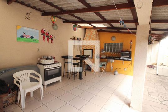Varanda de casa à venda com 3 quartos, 270m² em São José, Porto Alegre