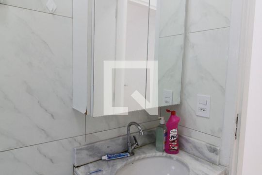 Banheiro  de casa de condomínio para alugar com 2 quartos, 50m² em Centreville, Cotia