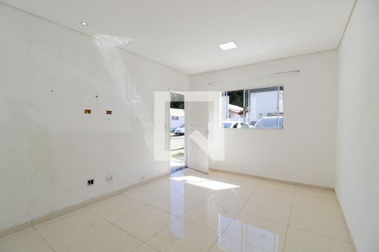 Casa de Condomínio para alugar com 2 quartos, 50m² em Centreville, Cotia
