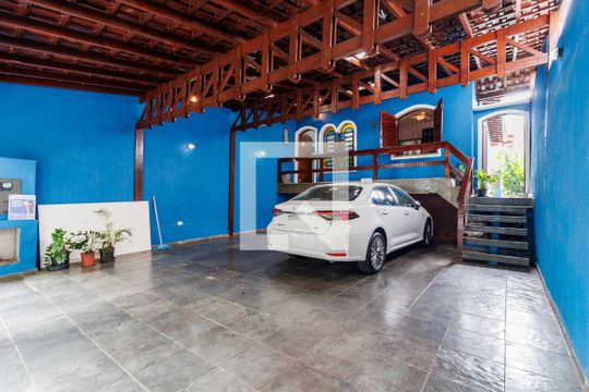 Garagem de casa à venda com 3 quartos, 150m² em Chácara Agrindus, Taboão da Serra