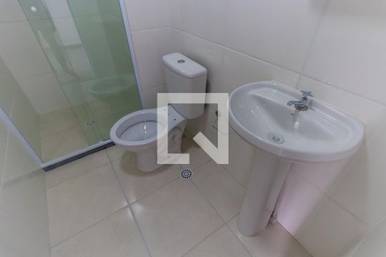 Banheiro de apartamento à venda com 1 quarto, 24m² em Vila Prudente, São Paulo