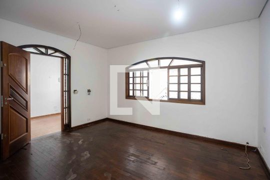 Casa à venda com 2 quartos, 200m² em Centro, Diadema