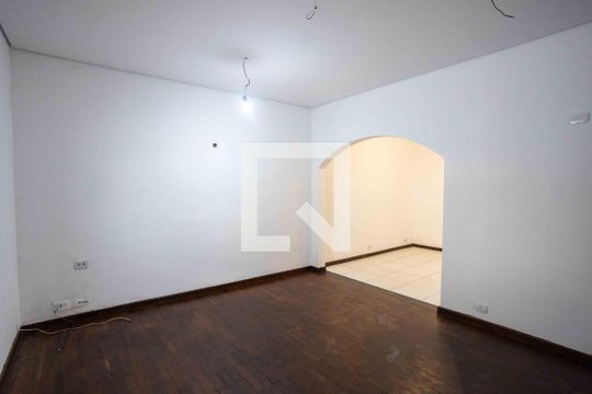 Sala de TV de casa à venda com 2 quartos, 200m² em Centro, Diadema