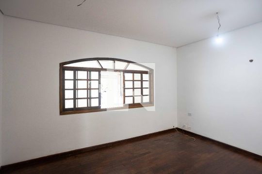 Sala de TV de casa à venda com 2 quartos, 200m² em Centro, Diadema
