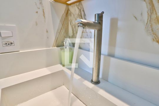Banheiro de apartamento para alugar com 1 quarto, 39m² em Vila Invernada, São Paulo