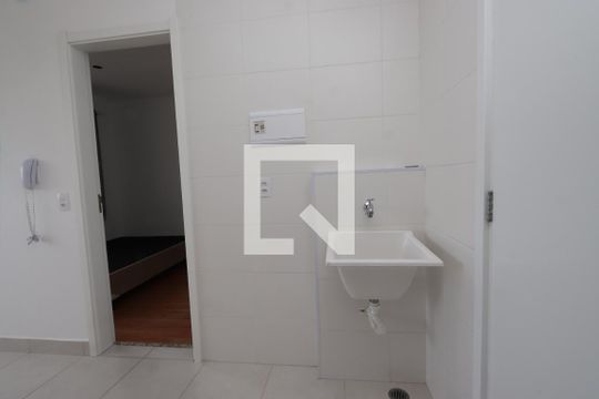 Cozinha e Área de Serviço - detalhe de apartamento para alugar com 1 quarto, 26m² em Jardim Planalto, São Paulo