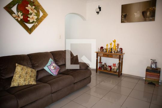 Sala de casa à venda com 5 quartos, 400m² em Vila Nilo, São Paulo