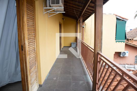 Varanda de casa à venda com 5 quartos, 400m² em Vila Nilo, São Paulo