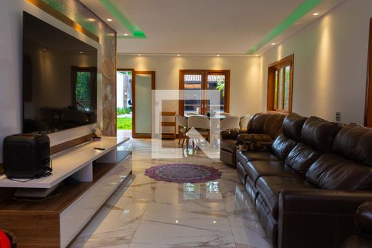 Casa à venda com 5 quartos, 497m² em Caxingui, São Paulo