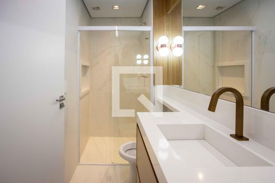 Banheiro de apartamento à venda com 2 quartos, 45m² em Centro, Diadema