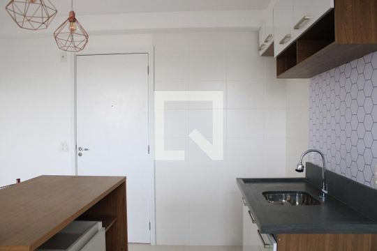 Cozinha de apartamento para alugar com 2 quartos, 40m² em Jardim Jaqueline, São Paulo