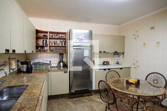 Cozinha de casa à venda com 3 quartos, 600m² em Barcelona, São Caetano do Sul