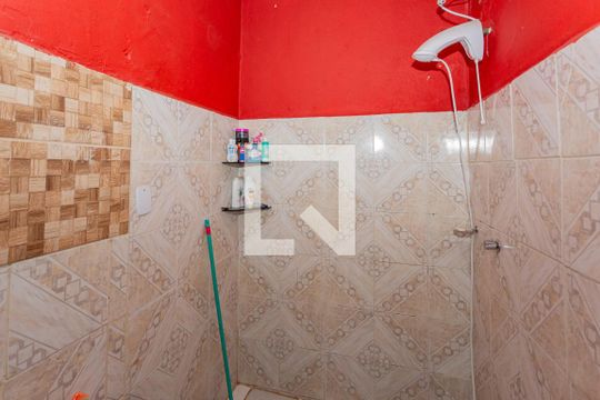 Banheiro de kitnet/studio para alugar com 1 quarto, 65m² em Horto Florestal, Belo Horizonte