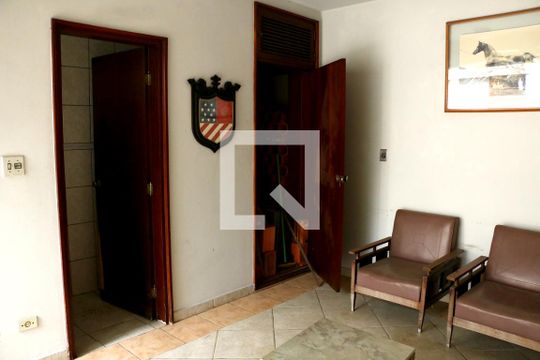 Sala de casa à venda com 4 quartos, 740m² em Água Branca, São Paulo