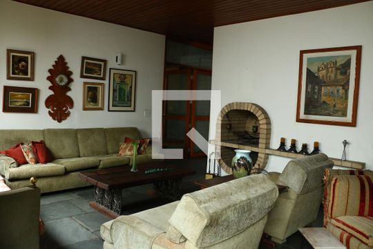 Sala 1 de casa para alugar com 4 quartos, 740m² em Água Branca, São Paulo