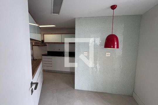 Cozinha de apartamento para alugar com 3 quartos, 180m² em Jardim Paulistano, São Paulo