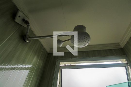 Banheiro de apartamento para alugar com 2 quartos, 47m² em Parque São Lourenço, São Paulo